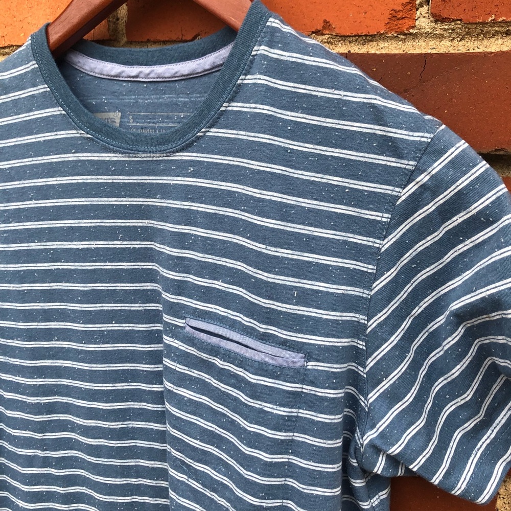 Levi’s blue/white striped cotton tee